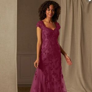 Azazie Marbella Mulberry Dress Size 8 NWT